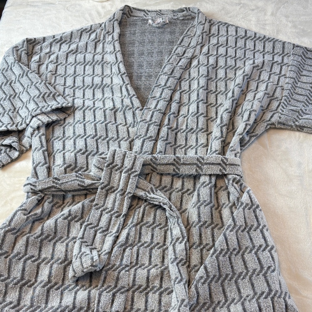 Vintage Fredrick's of Hollywood Gray Patterned Cotton Robe- Medium